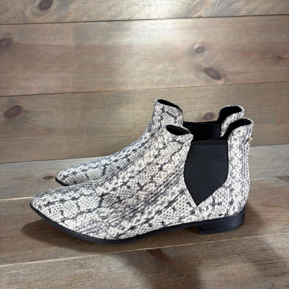 Cole Haan Hara Womens size 7.5 shoes Snake Print Leather Chelsea Booties